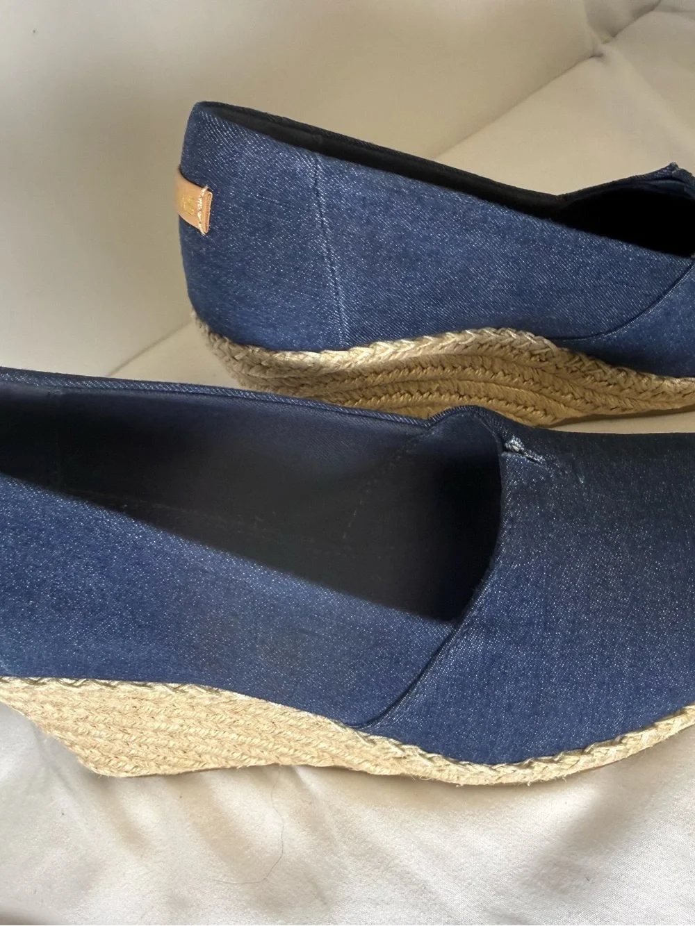 TOMS Women’s Navy Blue Open Toe Espadrille Wedge Heels Size 7.5 Denim Look
